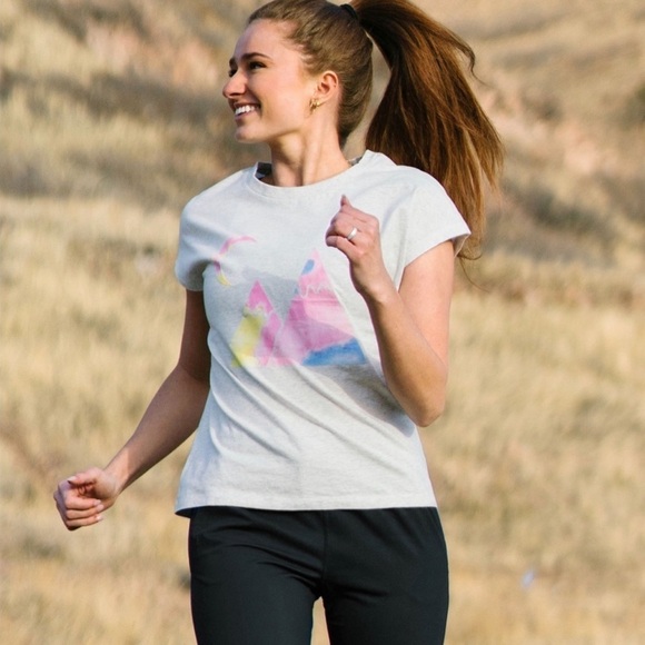 Zyia Women’s Ash Mountain Short Sleeve Tee White Size Large - Picture 6 of 7